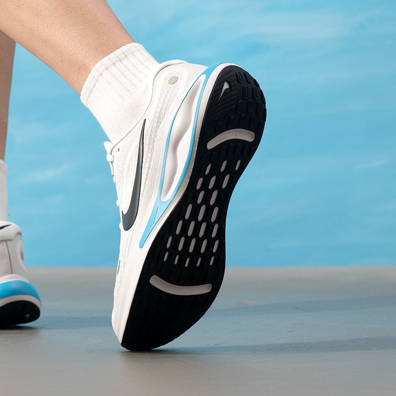 أحذية نايك الرجالية الأصلية خف - مراجعة Lightweight Road Running Shoes وسعره