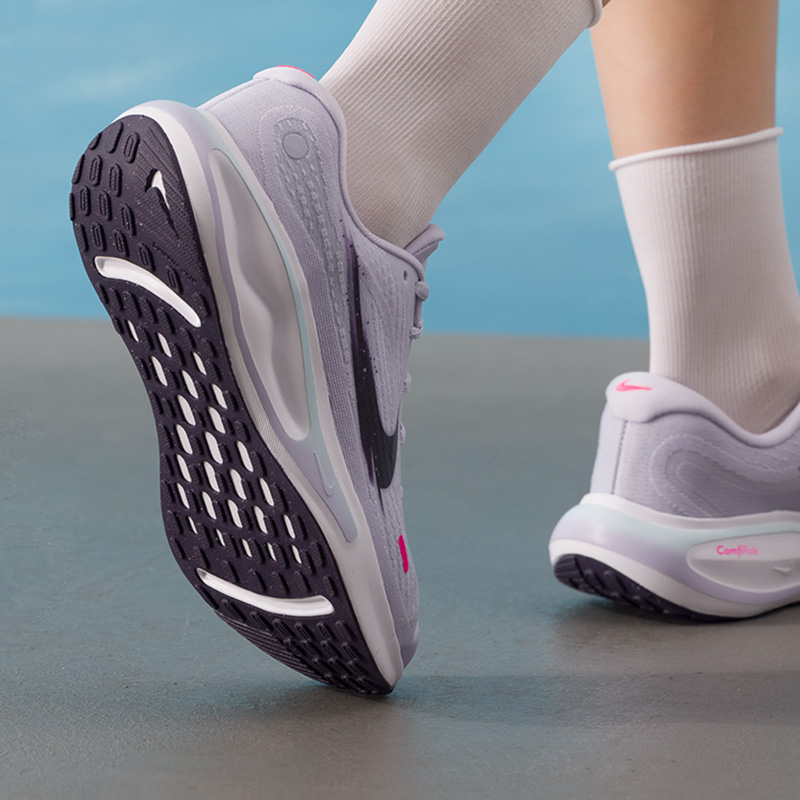 أحذية نايك النسائية الأصلية خف - مراجعة Lightweight Road Running Shoes وسعره