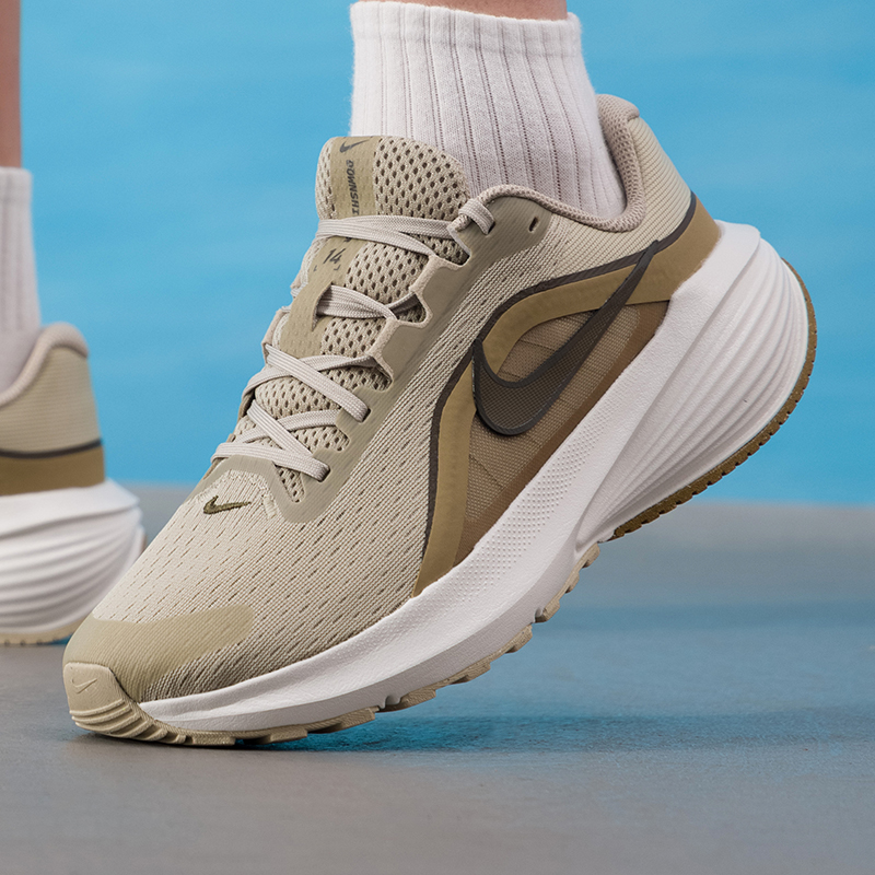 أحذية نايك الرجالية الأصلية خف - مراجعة Lightweight Road Running Shoes وسعره
