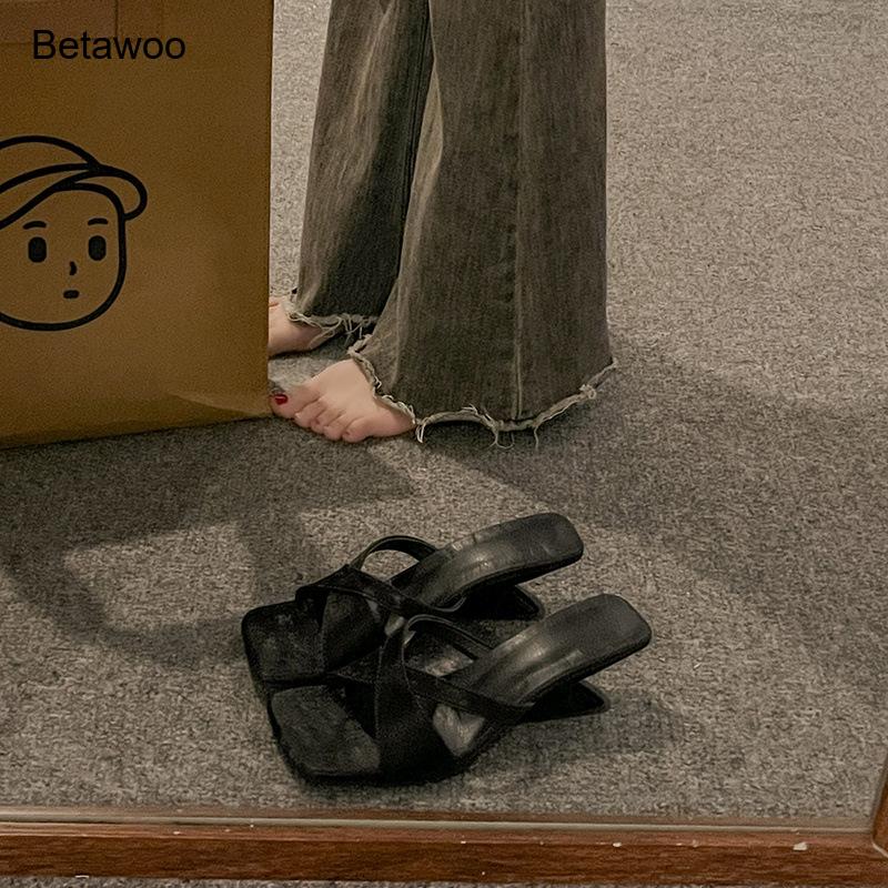 صنادل نسائية بكعب مقوس وحزام م - مراجعة Sandals وسعره
