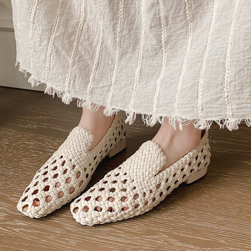 صنادل نسائية من الجلد الطبيعي  - مراجعة Sandals وسعره